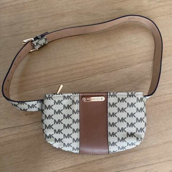 MICHAEL KORS BELT BAG - Picture 3 of 9